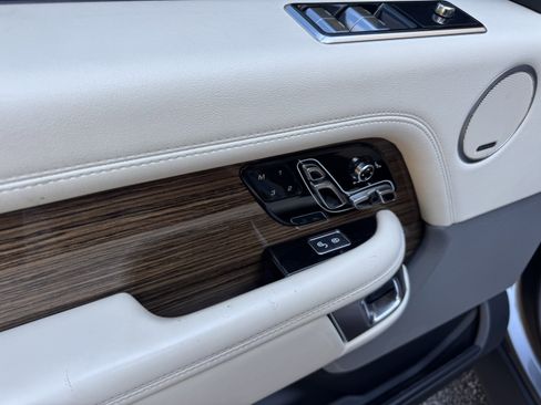 Used 2018 Land Rover Range Rover HSE image 28