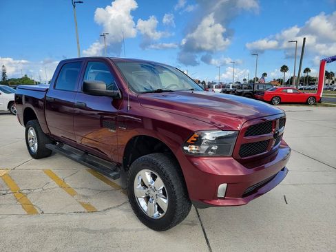 Used 2019 RAM 1500 Express w/ Express Value Package AWD/4WD image 7