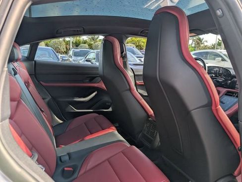 Used 2023 Porsche Taycan RWD image 15