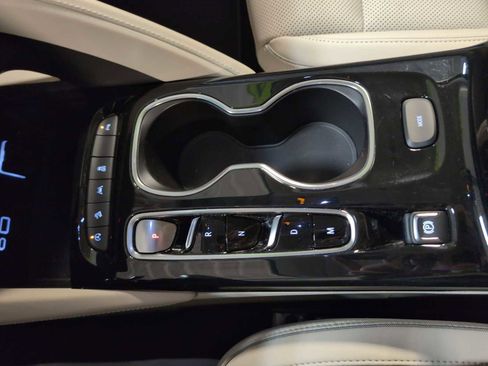 Used 2023 Buick Envision Essence image 15