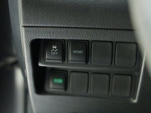 Used 2016 Nissan Rogue SV image 23