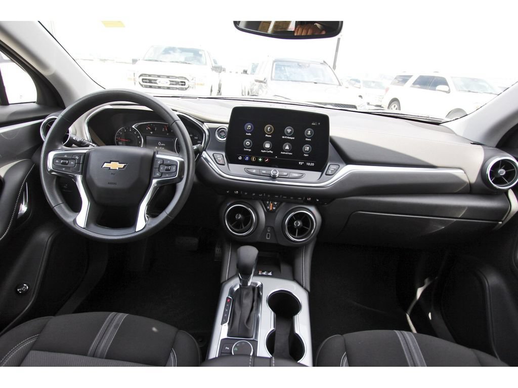Used 2024 Chevrolet Blazer LT w/ Convenience Package FWD image 9