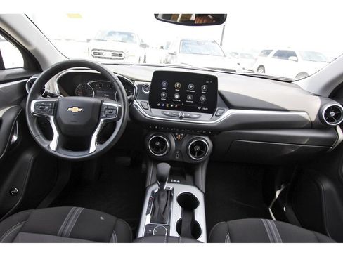Used 2024 Chevrolet Blazer LT w/ Convenience Package FWD image 9