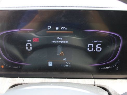 Used 2024 Kia Telluride EX w/ EX Captain's Chair Package AWD/4WD image 15