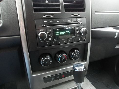 Used 2010 Jeep Liberty Sport AWD/4WD image 16