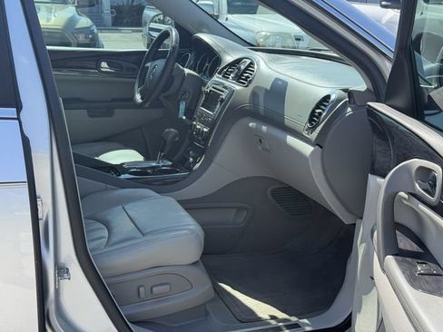 Used 2017 Buick Enclave Leather FWD image 16