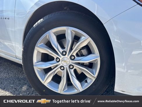 Used 2024 Chevrolet Malibu LT image 28