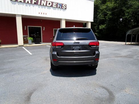 Used 2020 Jeep Grand Cherokee Altitude image 4
