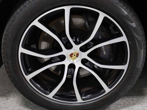 Used 2022 Porsche Cayenne image 39