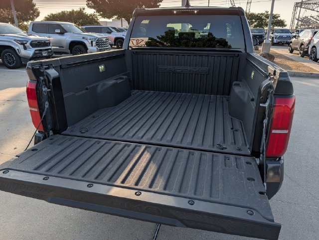 Used 2025 Toyota Tacoma TRD Sport AWD/4WD image 27