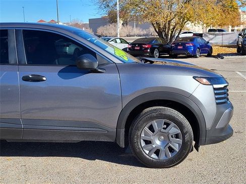 Used 2025 Nissan Kicks S image 2