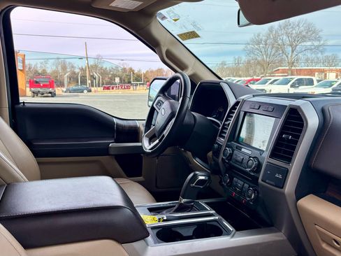 Used 2018 Ford F150 Lariat image 10