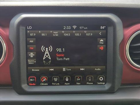 Used 2020 Jeep Gladiator Rubicon AWD/4WD image 15