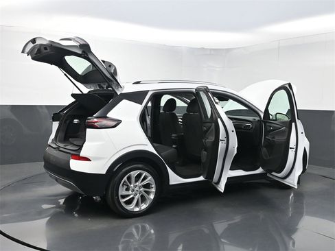 Used 2023 Chevrolet Bolt EUV LT image 37