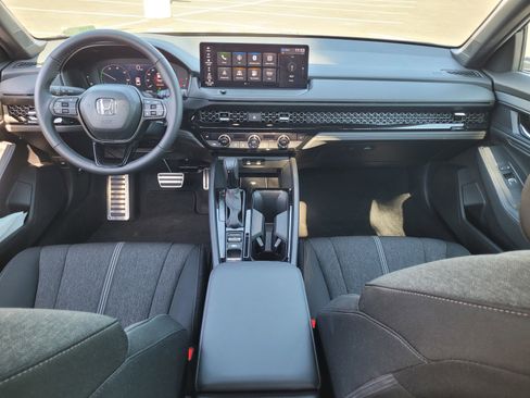 Used 2025 Honda Accord Sport image 15