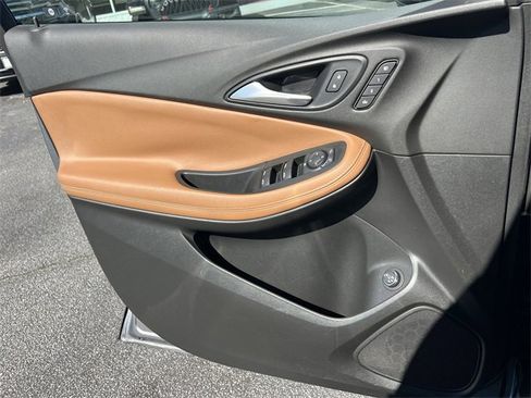 Used 2020 Buick Encore GX Essence w/ Advanced Technology Package image 17