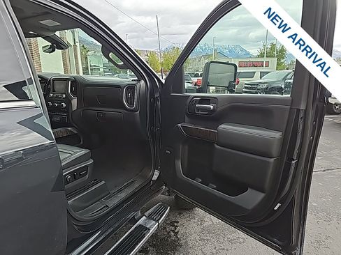 Used 2020 GMC Sierra 2500 Denali w/ Denali Ultimate Package image 24