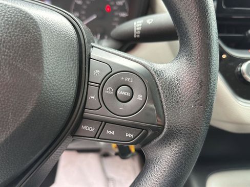 Used 2025 Toyota Corolla LE FWD image 22