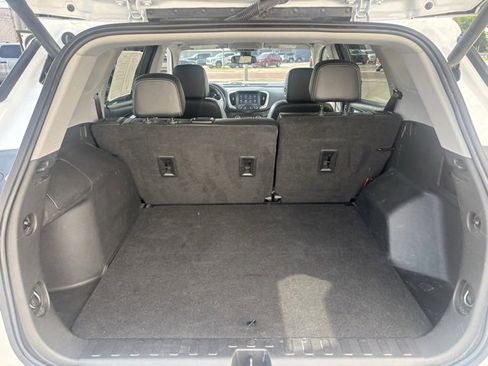Used 2022 GMC Terrain SLT image 26