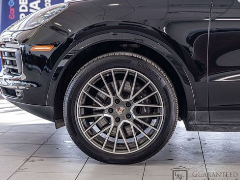 Used 2022 Porsche Cayenne image 6