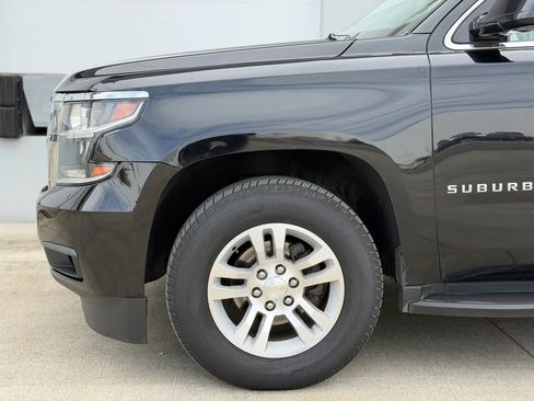 Used 2018 Chevrolet Suburban LT image 34