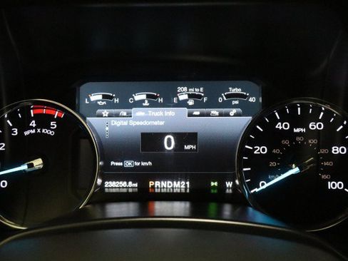 Used 2018 Ford F250 Lariat w/ Lariat Value Package AWD/4WD image 39