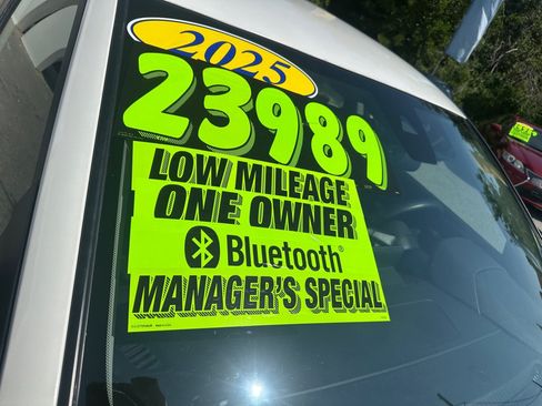 Used 2025 Nissan Altima 2.5 SV FWD image 23
