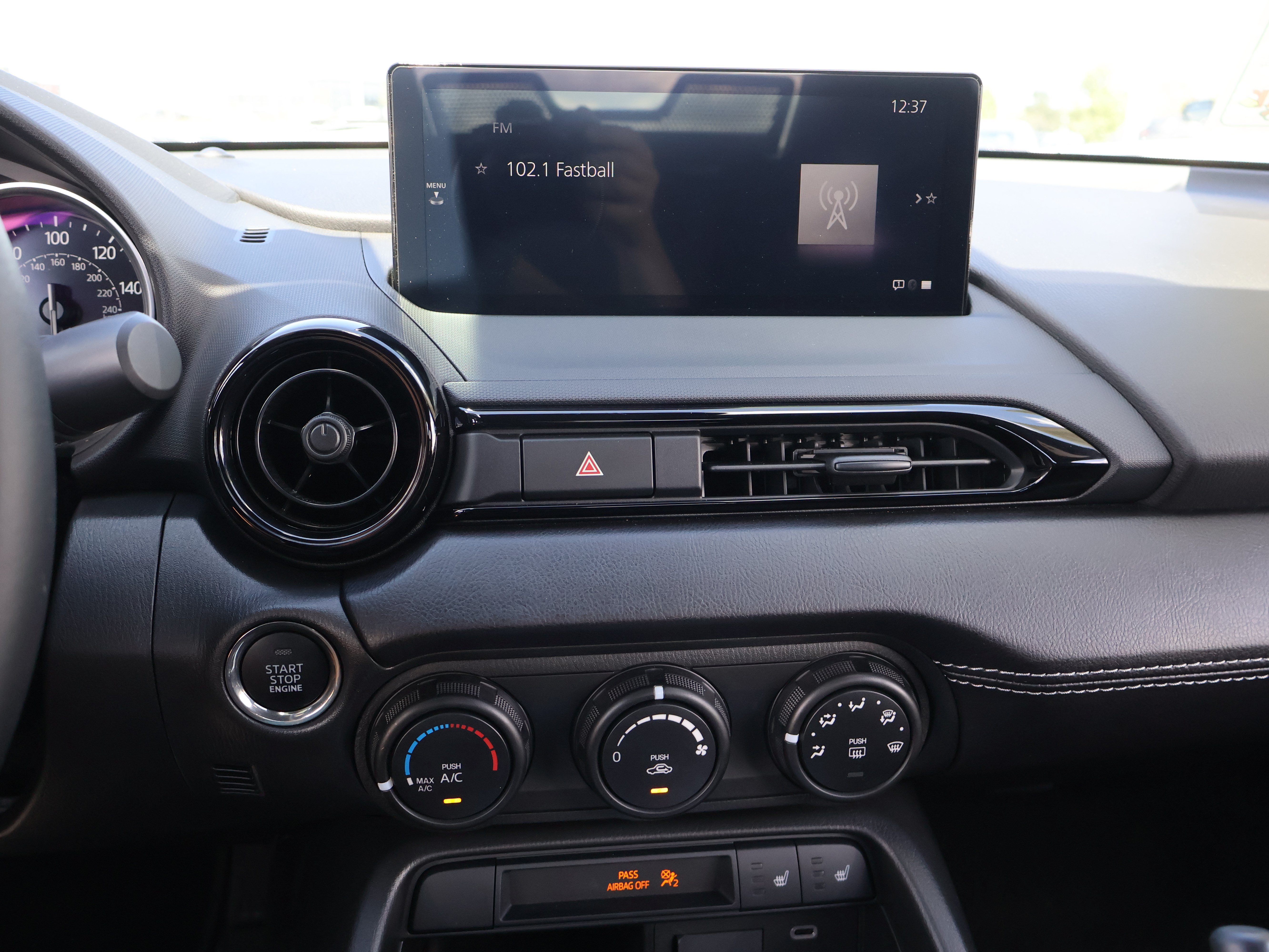 Certified 2025 MAZDA MX-5 Miata Club RWD image 17