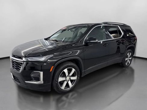 Used 2023 Chevrolet Traverse LT w/ LT Premium Package AWD/4WD image 4