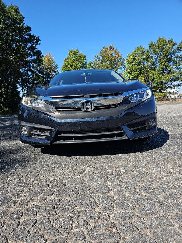 Used 2018 Honda Civic EX-L image 11