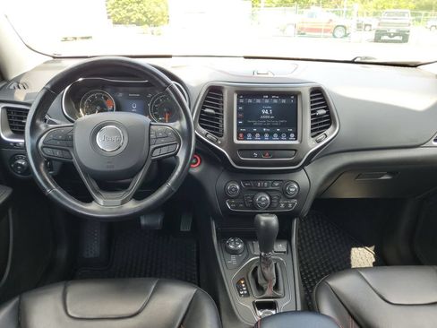 Used 2020 Jeep Cherokee Trailhawk w/ Cold Weather Group AWD/4WD image 22
