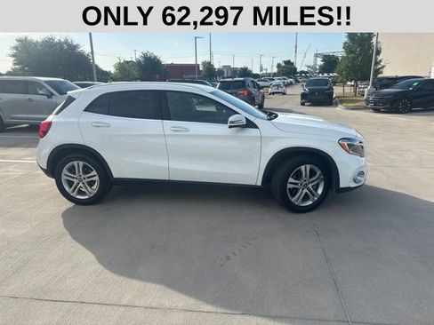 Used 2019 Mercedes-Benz GLA 250 4MATIC image 2