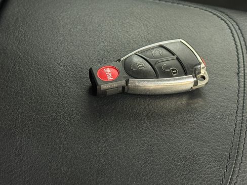 Used 2006 Mercedes-Benz SLR image 46