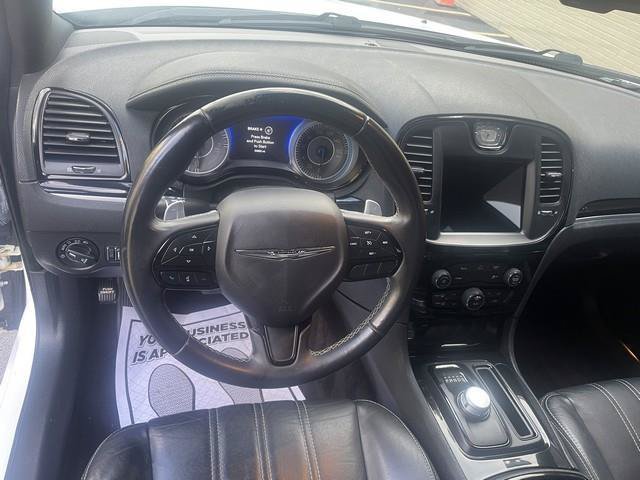 Used 2018 Chrysler 300 S AWD/4WD image 15