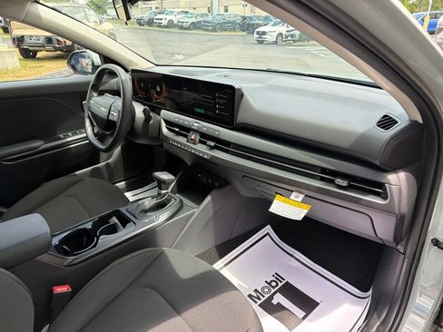 New 2026 Kia K4 FWD image 12