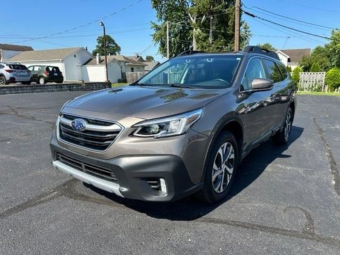 Used 2022 Subaru Outback Limited w/ Popular Package #2 AWD/4WD image 3