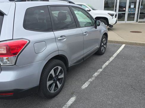 Used 2018 Subaru Forester 2.5i Premium w/ All-Weather Package AWD/4WD image 5