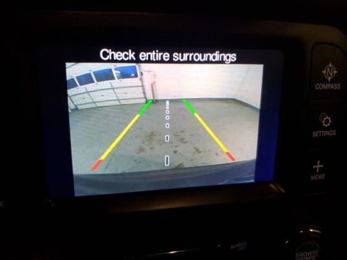 Used 2018 Jeep Compass Latitude w/ Cold Weather Group AWD/4WD image 21