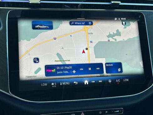 Used 2025 Mercedes-Benz E 350 Sedan image 23