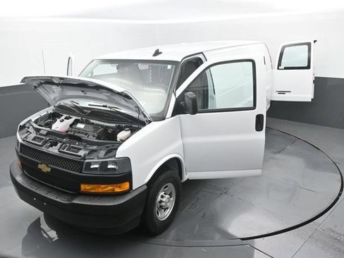 Used 2023 Chevrolet Express 2500 Extended RWD image 29