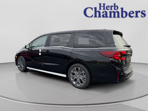 Used 2026 Honda Odyssey Touring image 4