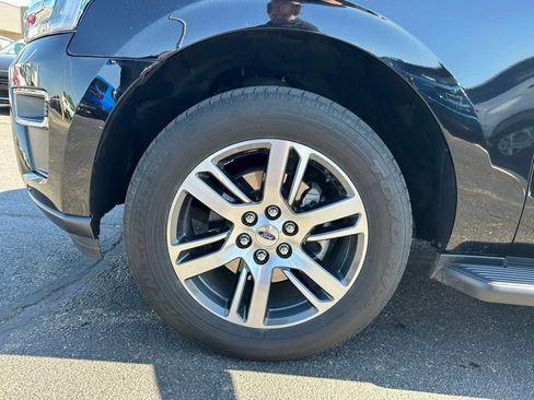 Used 2024 Ford Expedition Limited AWD/4WD image 12