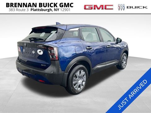 Used 2025 Nissan Kicks S AWD/4WD image 7