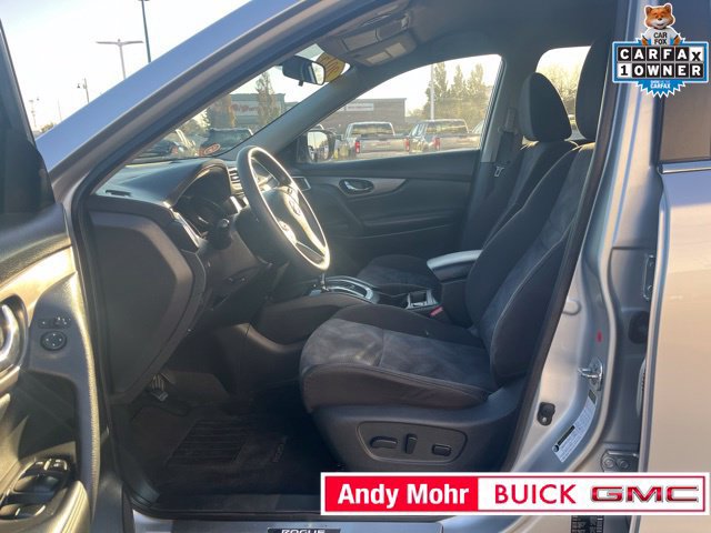 Used 2015 Nissan Rogue SV w/ SV Premium Package AWD/4WD image 19