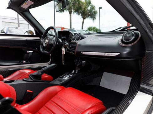 Used 2016 Alfa Romeo 4C Spider w/ Convenience Group - Spider RWD image 13