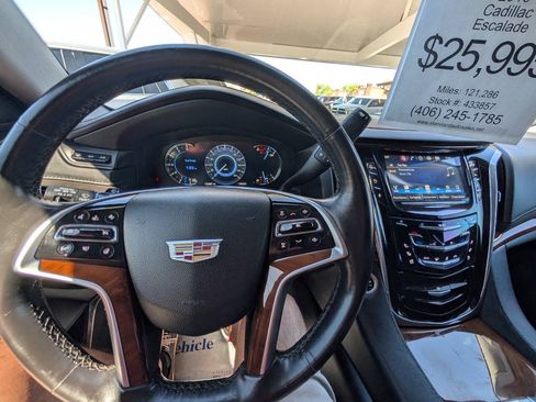 Used 2016 Cadillac Escalade Premium AWD/4WD image 10