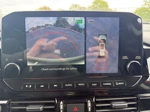 Used 2024 Nissan Pathfinder SL w/ SL Premium Package image 15