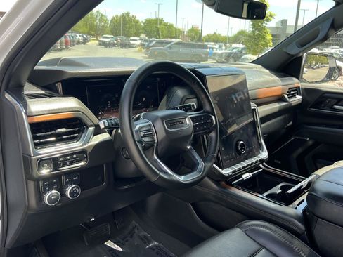Used 2025 GMC Yukon Denali AWD/4WD image 29