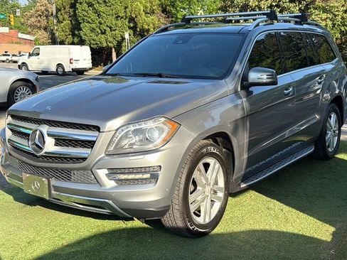Used 2015 Mercedes-Benz GL 450 4MATIC image 3