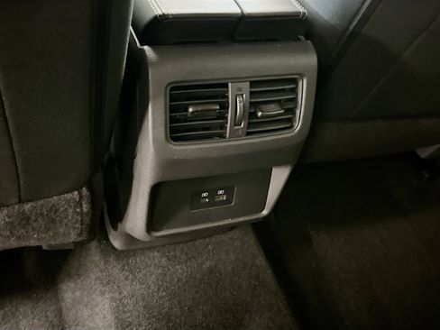 Used 2023 Nissan Rogue SV image 27